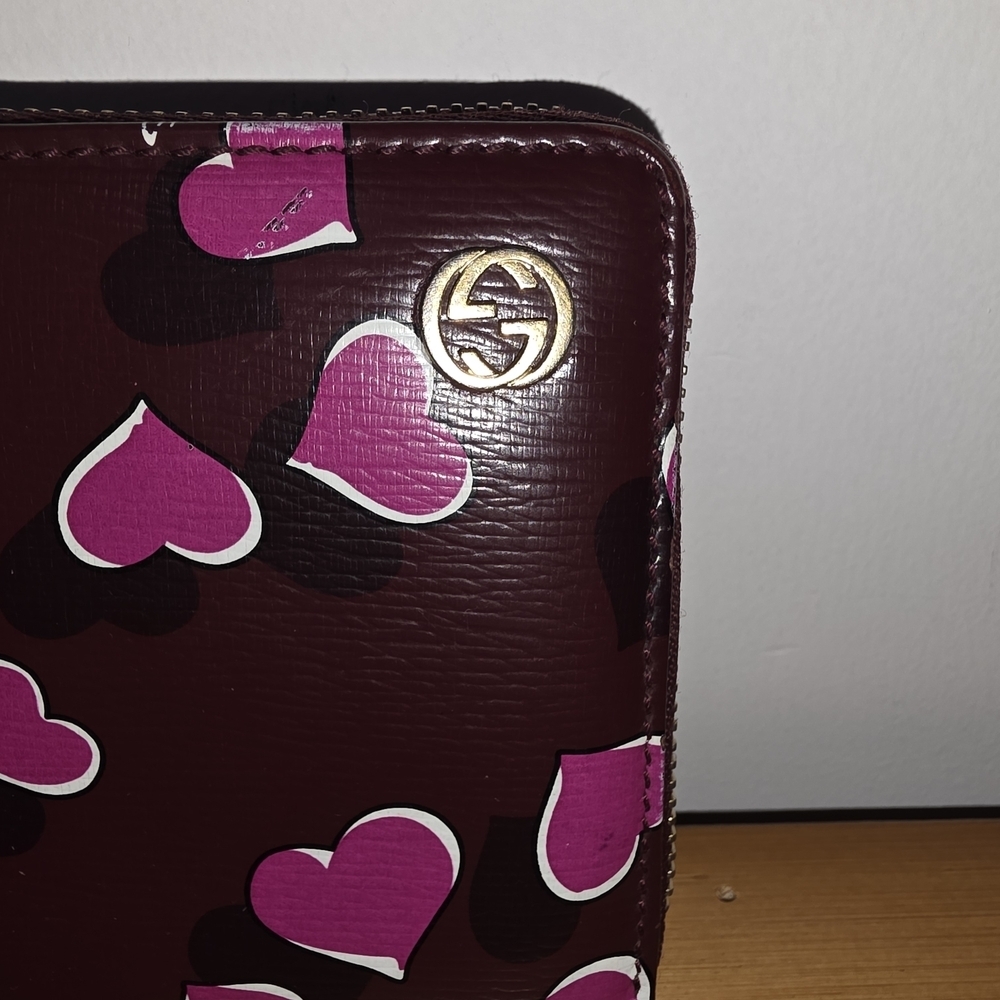 Gucci Wallet | Heart Print Wallet - Purple and Pink - Picture 7 of 7